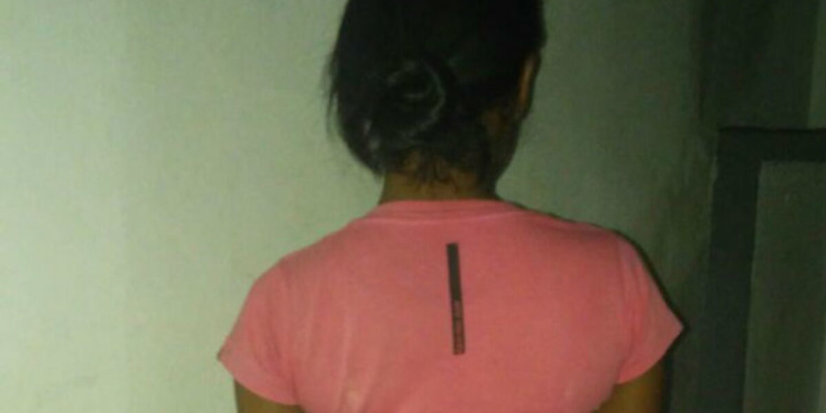 Jovem é presa ao tentar levar drogas para namorado em cadeia de Goianésia