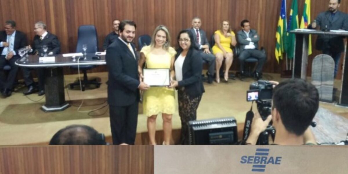 Delegada de Trindade recebe homenagem do Sebrae