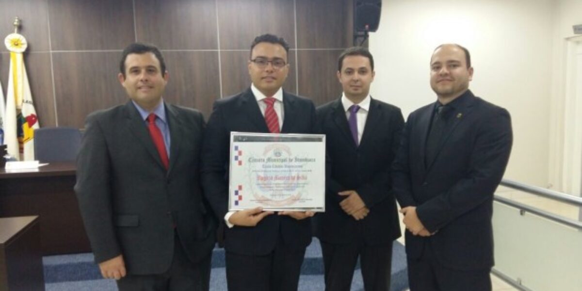 Delegado Rogério Moreira recebe título de cidadão itumbiarense