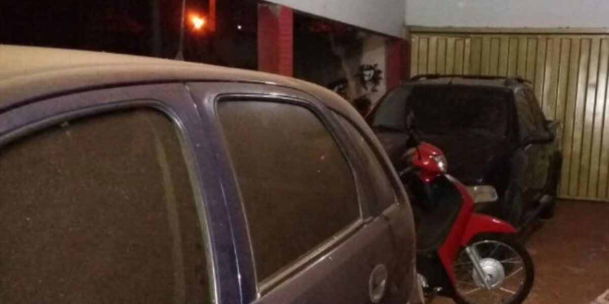 Polícia Civil encontra esconderijo de carros roubados em Goiânia
