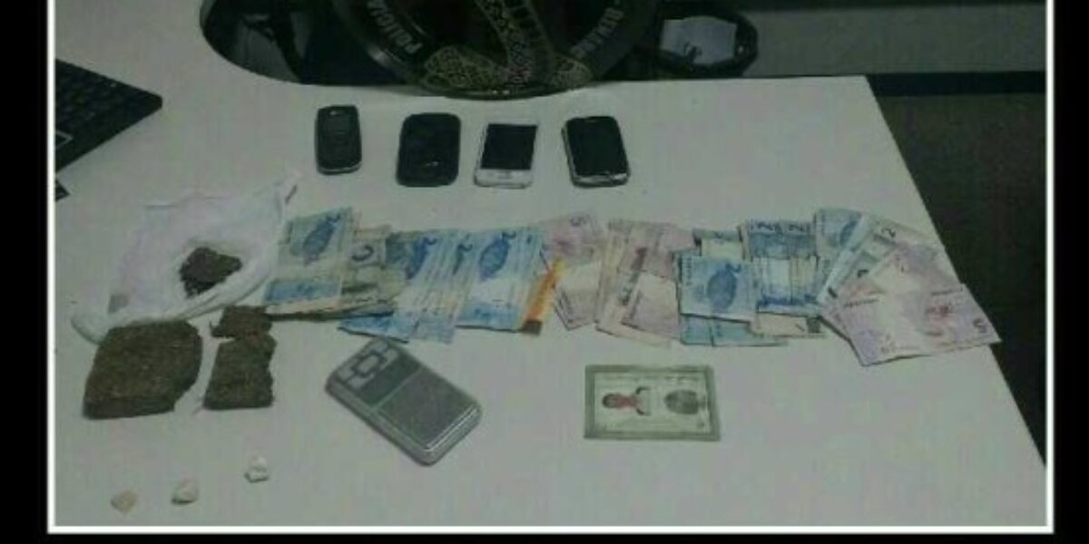 Denarc prende dupla que vendia drogas na região do Vaca Brava