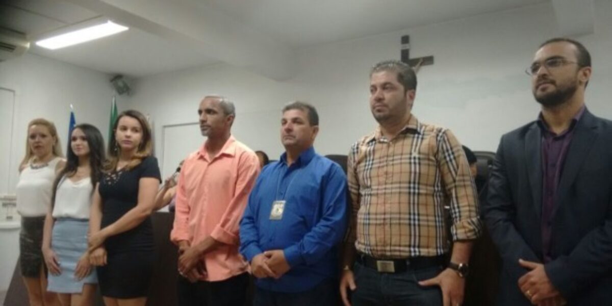Policiais civis de Anápolis recebem homenagem da Câmara Municipal