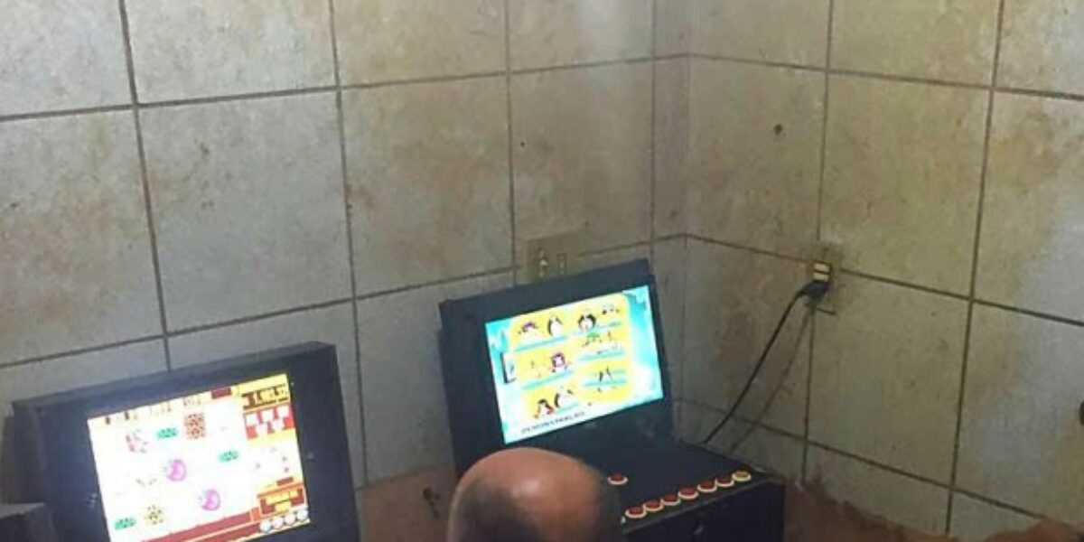 Polícia Civil apreende “caça-níqueis” em bar de Valparaíso