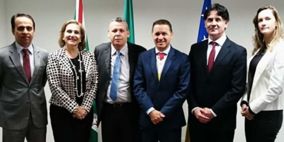 Nova chefe do Geafo é apresentada ao diretor do foro de Goiânia