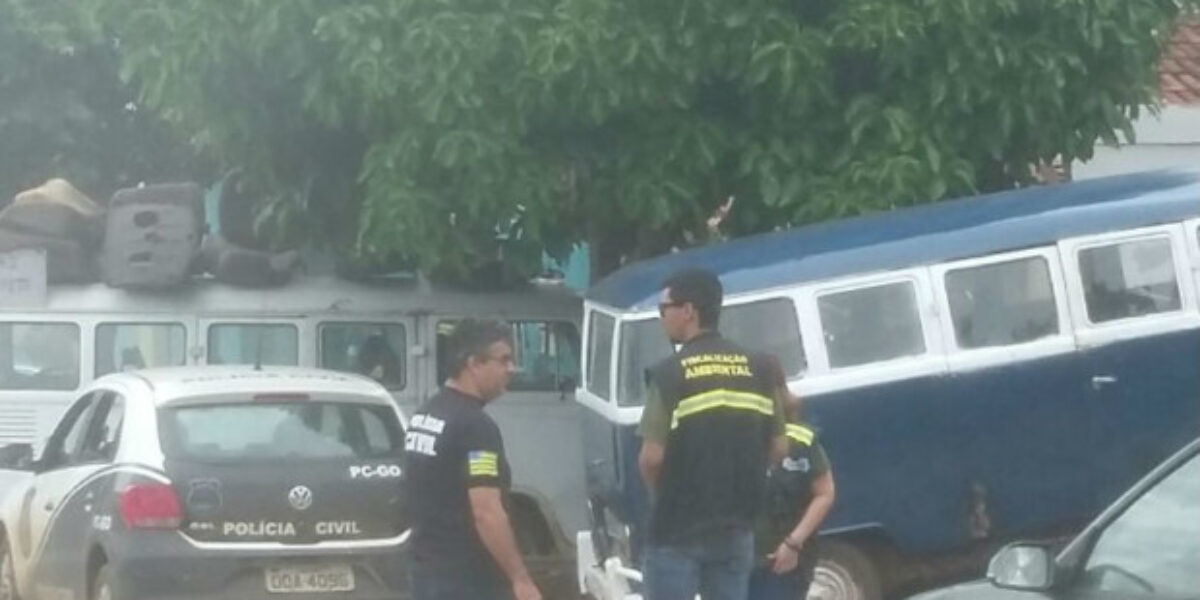 Operação apreende peças e veículos irregulares em Trindade