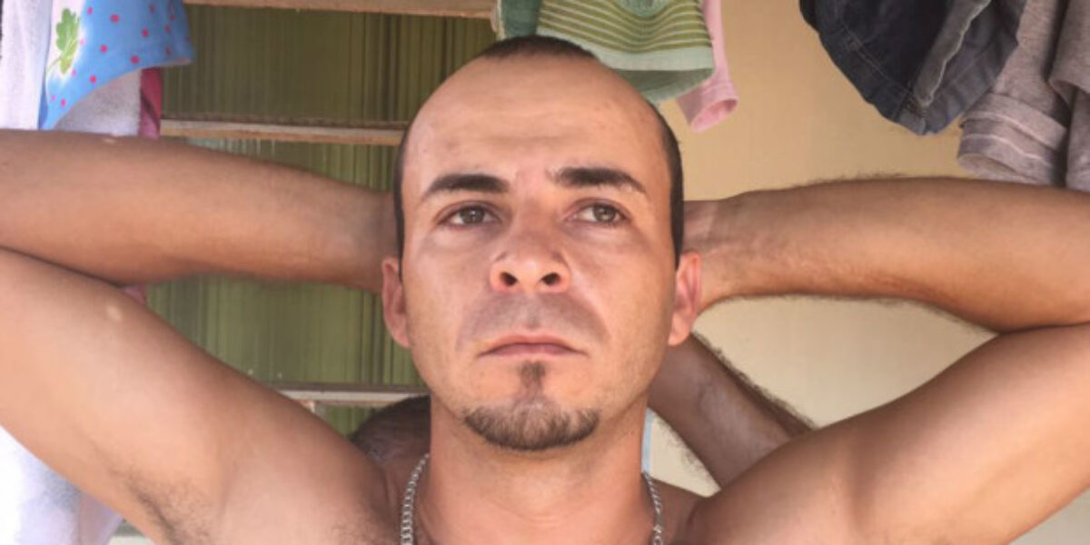 Policiais civis prendem investigado por roubo em Água Fria