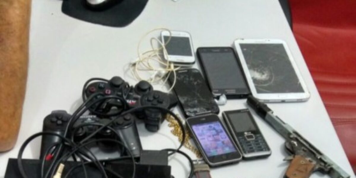 Polícia recupera objetos furtados e apreende arma em Uruaçu