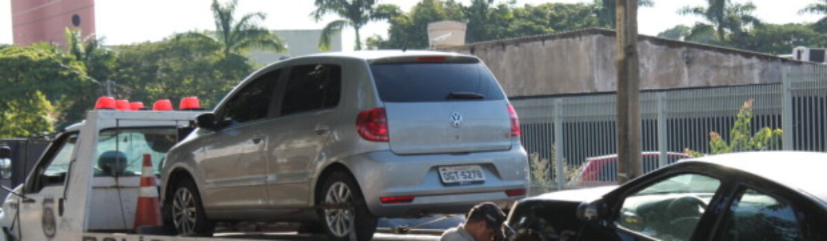 Veículos apreendidos começam a deixar o pátio da Central de Flagrantes