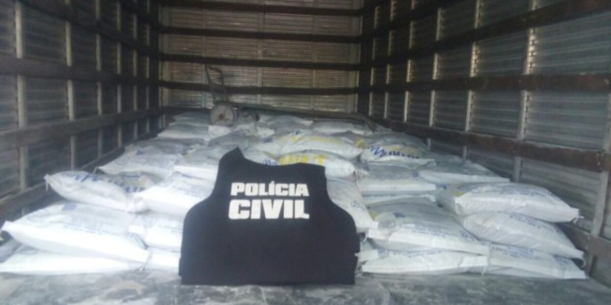 Polícia Civil apreende sacos de sal para bovinos com suspeita de adulteração