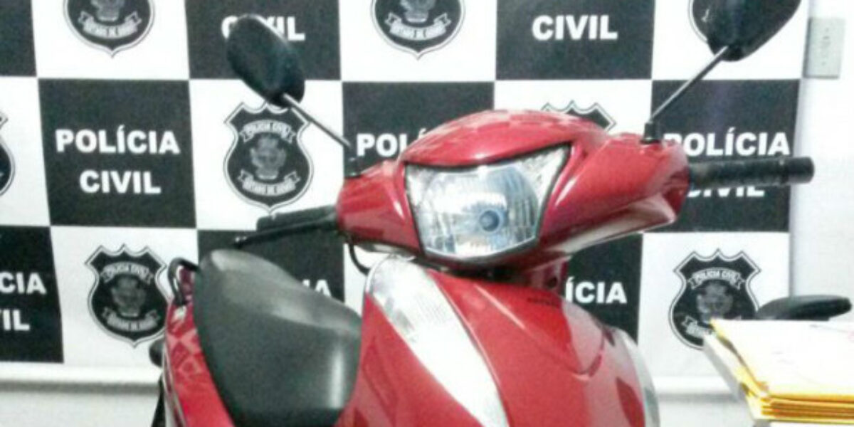 Policiais civis recuperam motocicleta furtada em Morrinhos