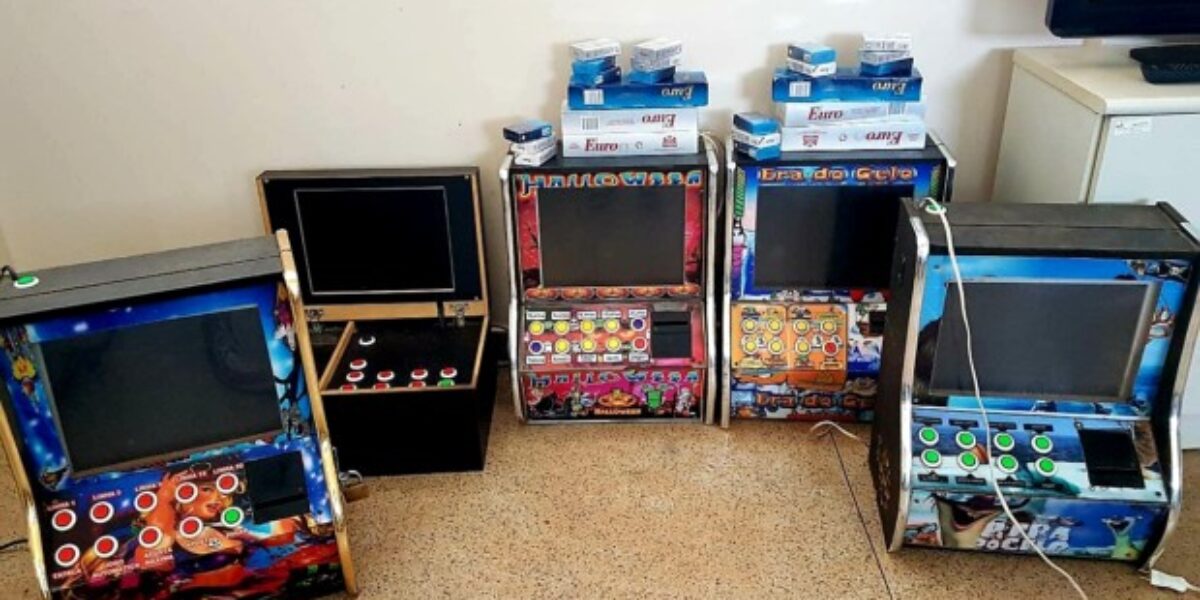 Homem é preso por exploração de jogos de azar e contrabando