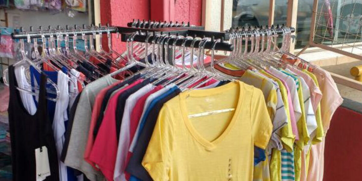 Decar apreende carga de roupas roubada em outro estado