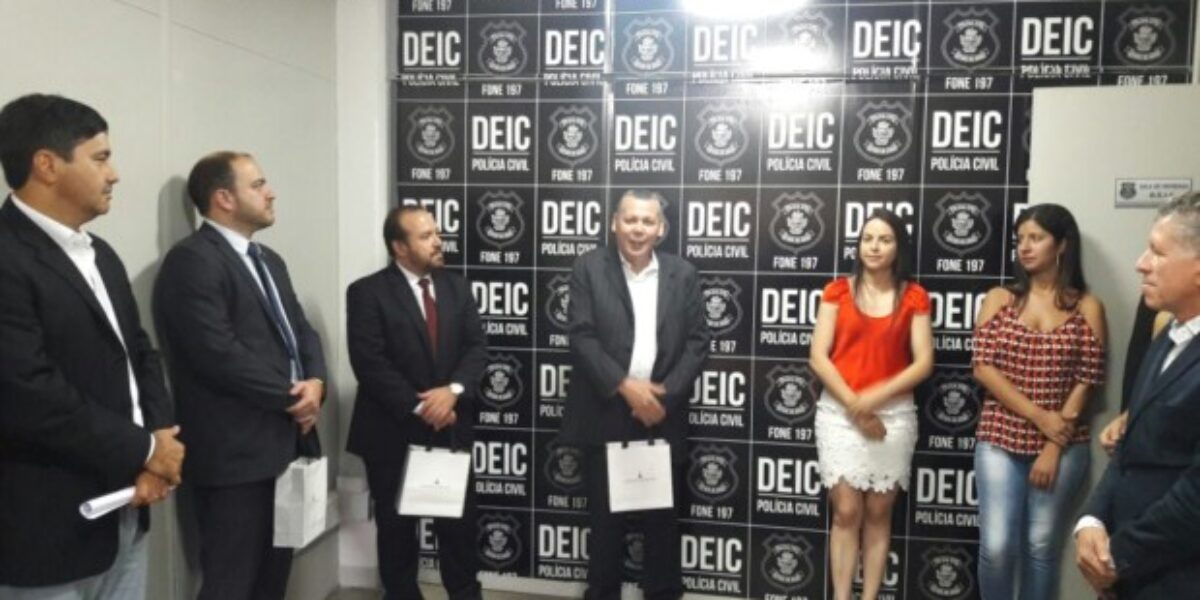 Policiais da Deic fazem homenagem ao Delegado-Geral