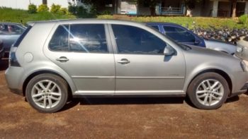 Veículo acabou apreendido.