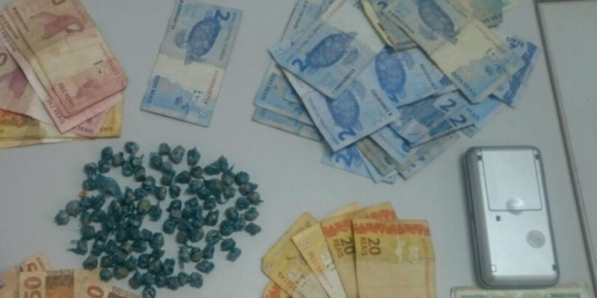 Genarc de Águas Lindas apreende 99 pedras de crack e mais de R$ 600