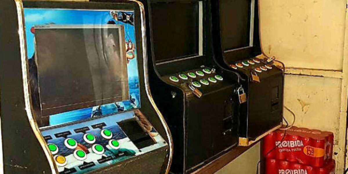 PC prende dois por receptação, contrabando e jogos de azar em Luziânia