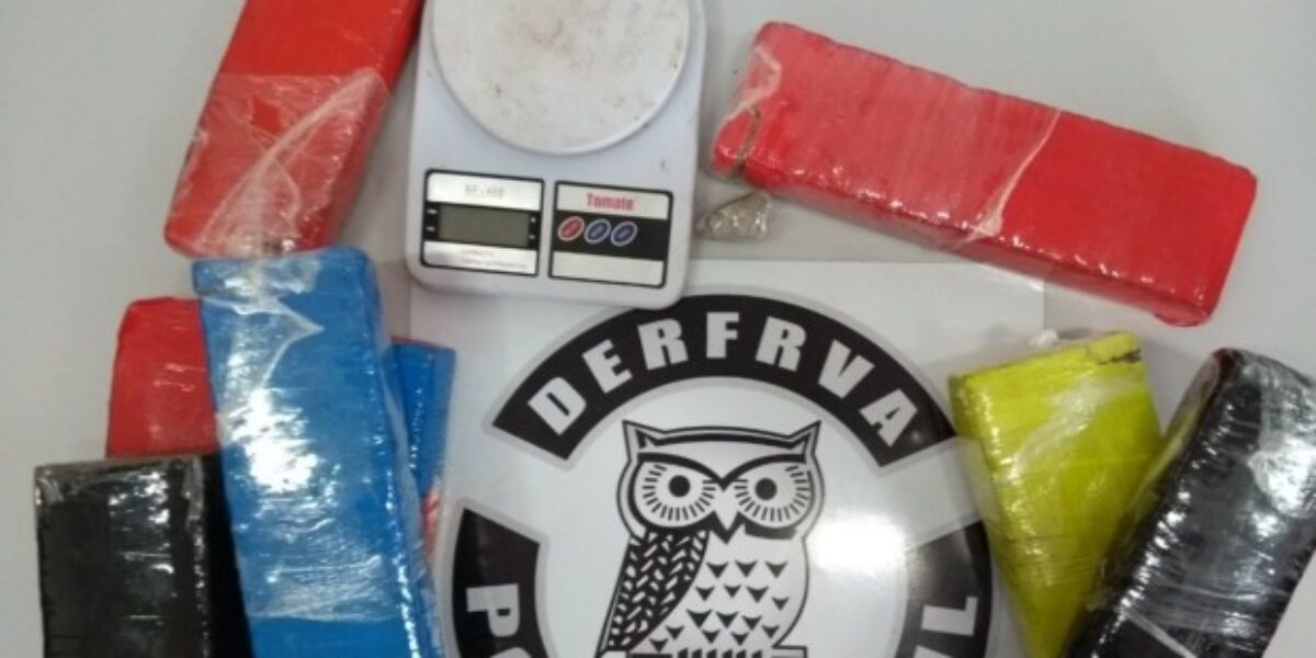 Operação da DERFRVA apreende mais de sete quilos de cocaína