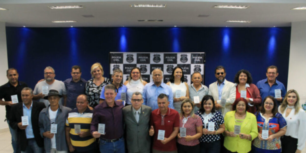 Polícia Civil homenageia seus servidores que se aposentaram no 1º semestre deste ano