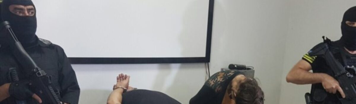 Três dias após sair na audiência de custódia, homem é preso pela Denarc com armas e drogas