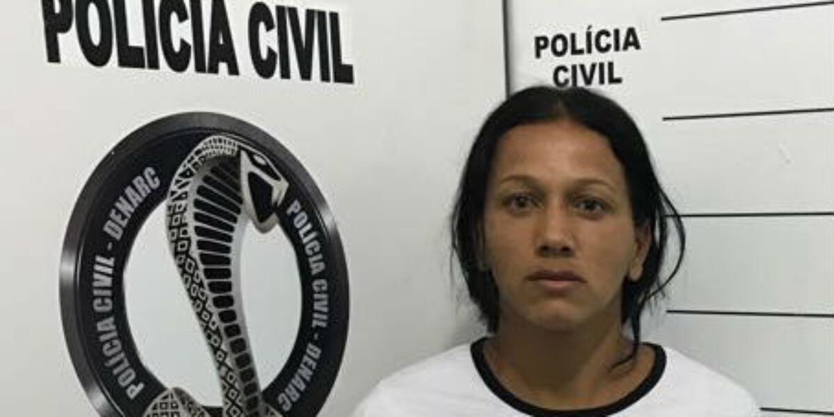 Suspeita de tráfico de drogas é presa após denúncia anônima originada em Goianira