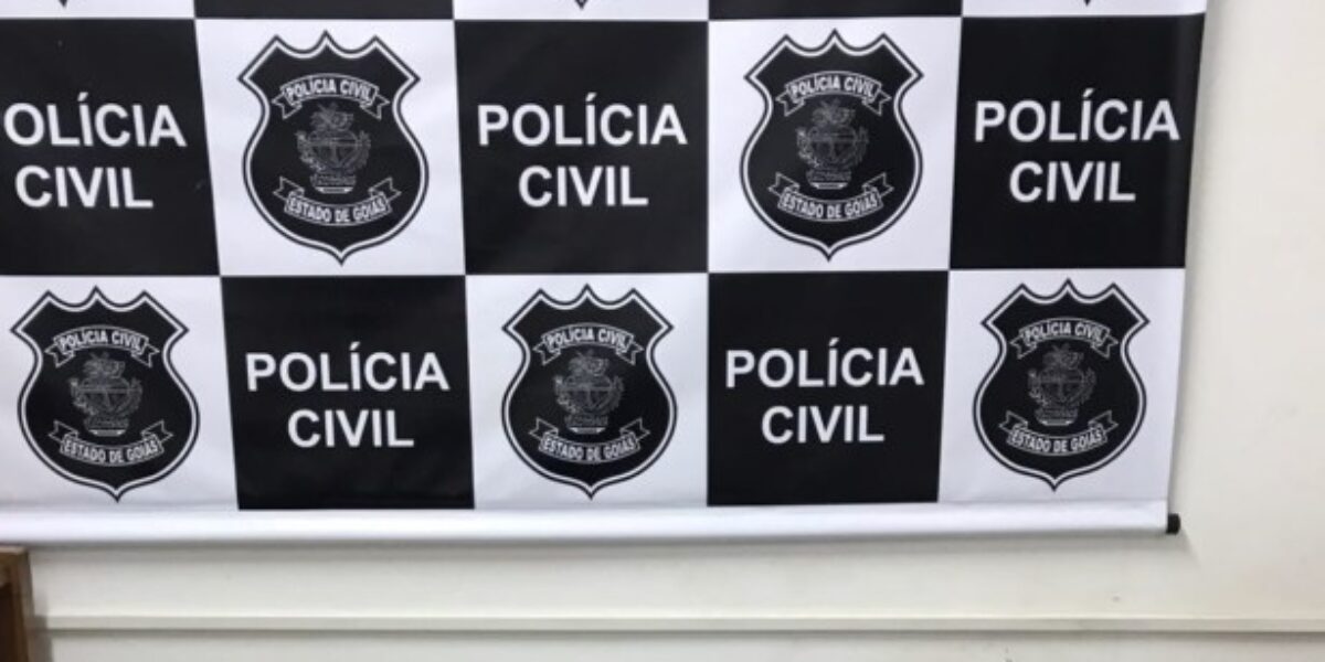 Homem é preso com mais de mil CDs e DVDs falsificados