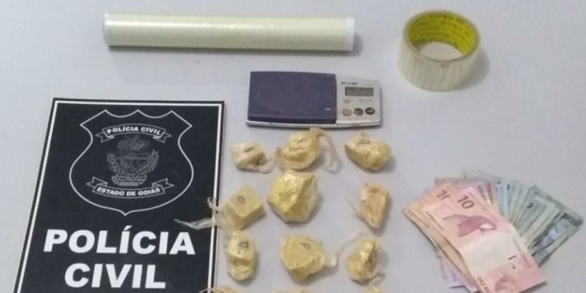 Dupla é presa em Morrinhos por tráfico de drogas comandado do presídio