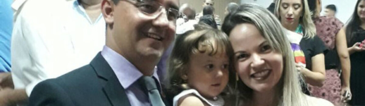 Delegado Cássio Arantes recebe título de cidadão niquelandense