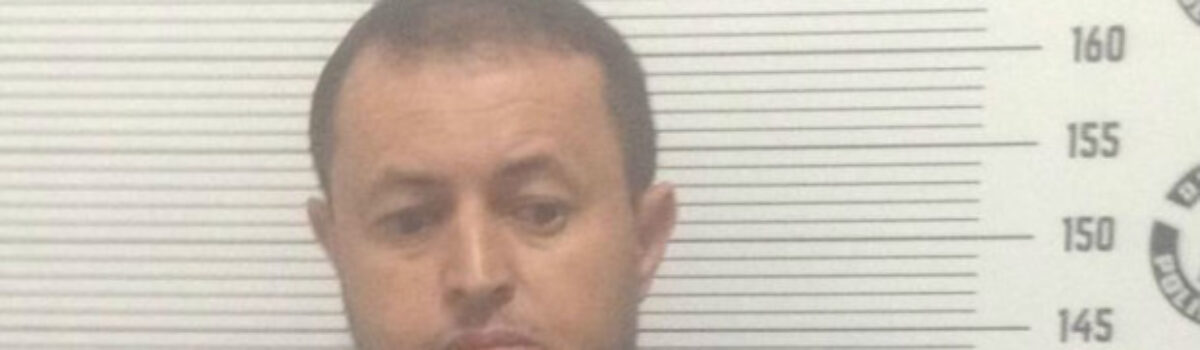 DERFRVA prende em flagrante suspeito de furtar veículo em estacionamento de hipermercado