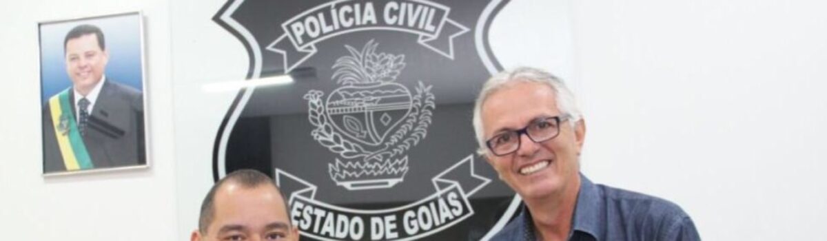 Delegado-geral recebe a visita do prefeito de Palmeiras de Goiás