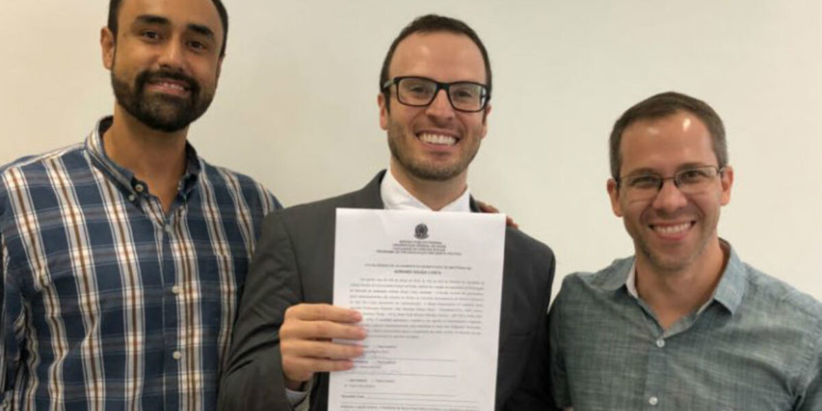 Titular da DERFRVA consagra-se mestre em Ciência Política pela UFG