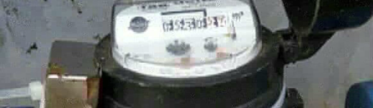 PC de Iporá flagra dono de casa com piscina que utilizava “super ímã” para furtar água