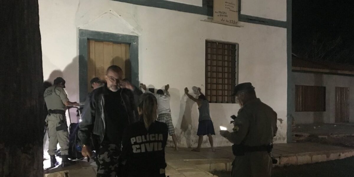 PC e PM realizam operação integrada no centro histórico de Pirenópolis