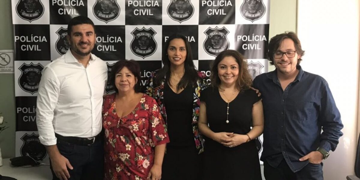 Juíza da comarca de Ipameri realiza visita à 2ª Deam de Goiânia