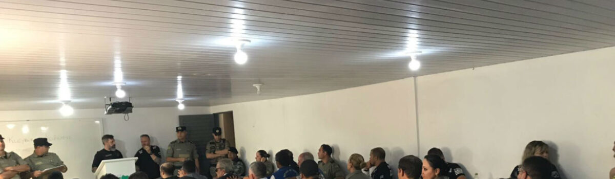 Operação da DOT fiscaliza comércio de celulares em feira de Formosa