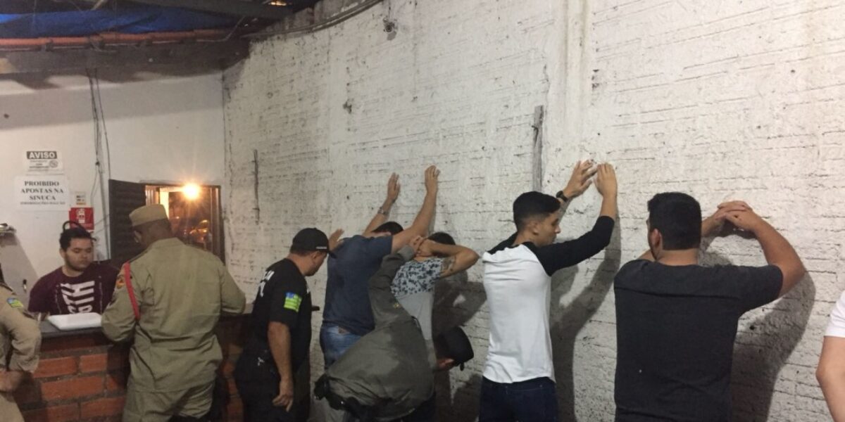 Operação integrada fiscaliza bares e distribuidoras de bebidas em Goiânia