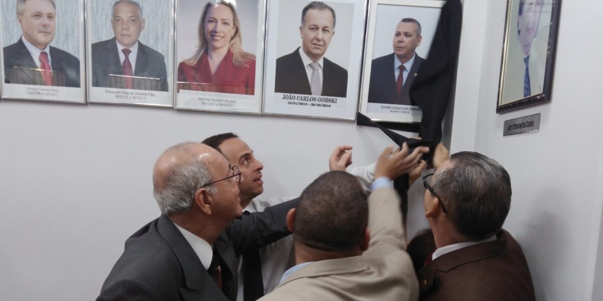 Retrato de Álvaro Cássio entra para galeria de delegados-gerais da PCGO em solenidade oficial