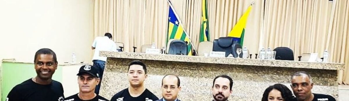 Equipe da DP de Mara Rosa recebe moção de aplauso da Câmara Municipal da cidade