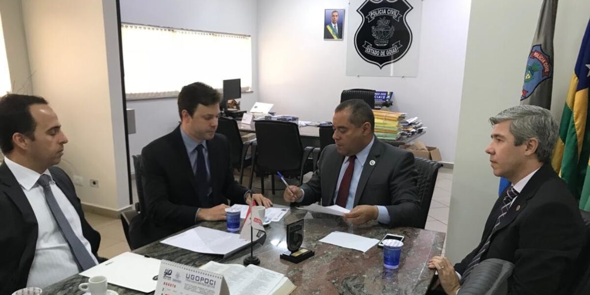 ESPC e MP assinam termo de cooperação para oferecimento de cursos