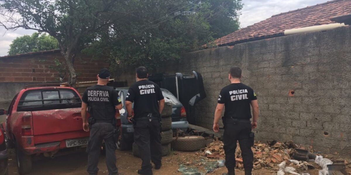 DERFRVA localiza desmanche de veículos no Bairro Goiá