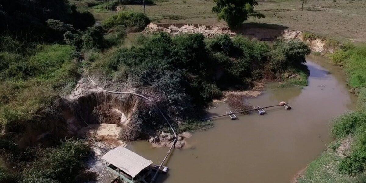 Grupo é indiciado por retirada irregular de areia do Rio Piracanjuba