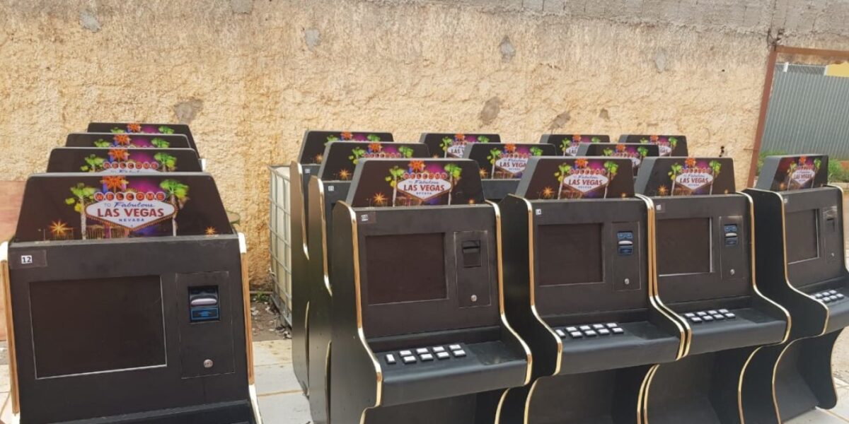 GIH de Valparaíso apreende 15 máquinas caça-níqueis durante operação para coibir jogos de azar