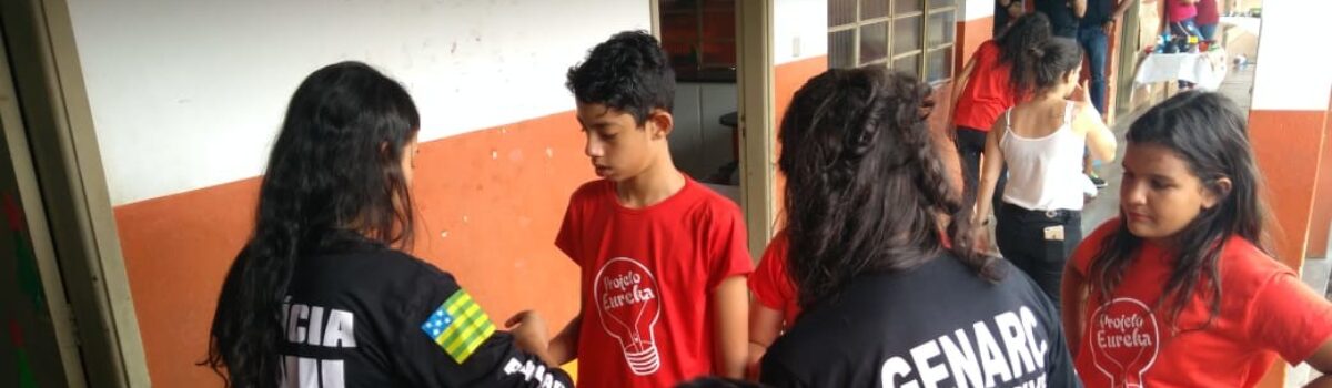 Policiais de Catalão realizam projeto social em escola da cidade