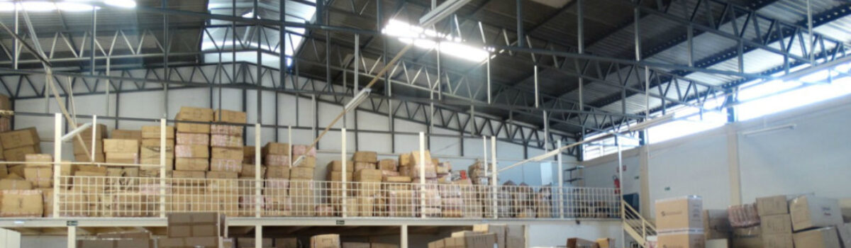 Decon apreende 30 mil brinquedos falsificados em loja da Capital
