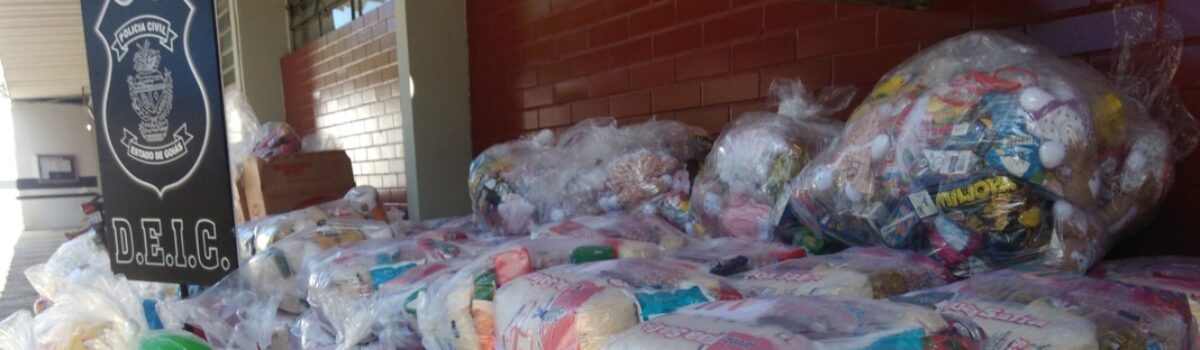 Em cantata de natal, Deic inicia distribuição de 400 cestas básicas arrecadadas durante campanha