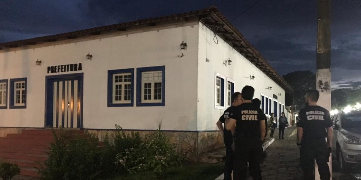 Operação da Polícia Civil prende agentes públicos em Pirenópolis