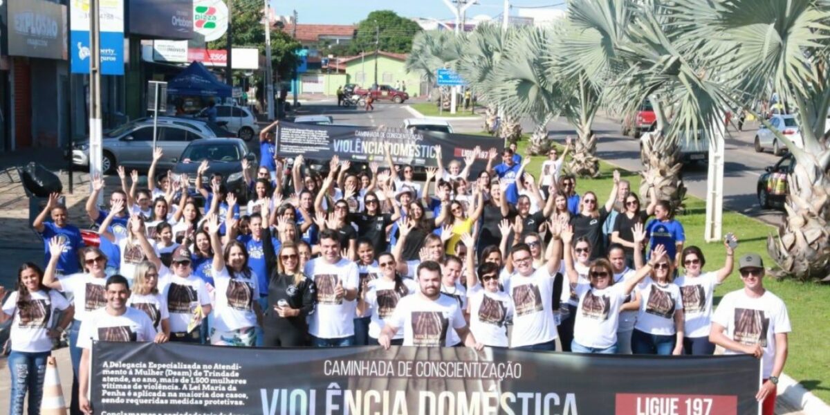 Caminhada marca comemoração pelo Dia da Mulher em Trindade