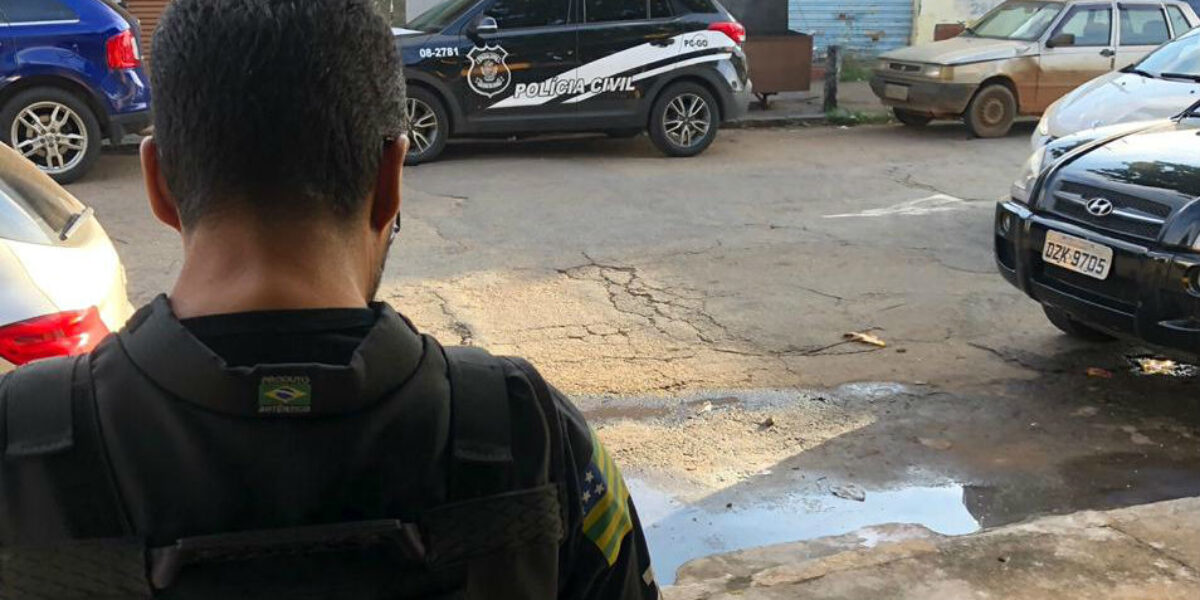 Dercap cumpre mandados de busca em escola suspeita de falsificar títulos para concurso