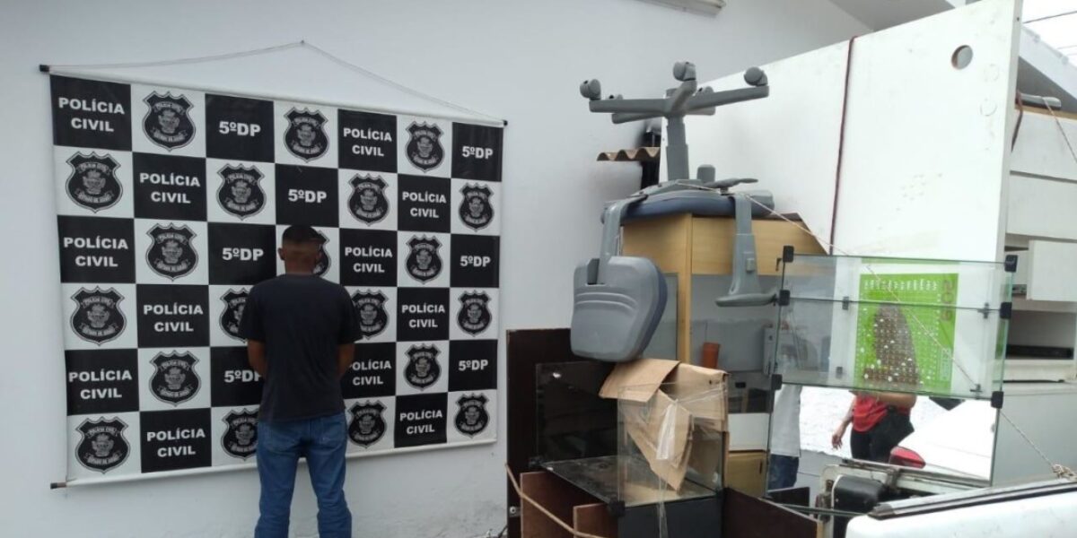 Homem é preso com objetos provenientes de golpes aplicados em site de compras