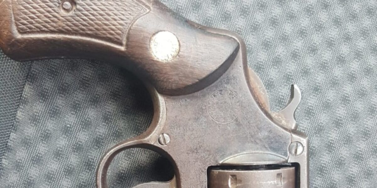 Advogada e mais dois são presos por roubo a veículos