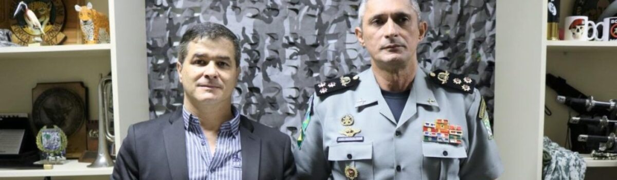 Delegado-Geral recebe medalha em homenagem por atuação na Força Nacional